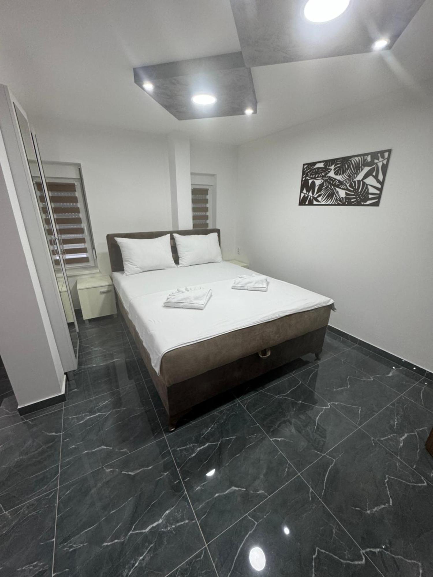 Sobe I Apartmani Casa Mia Pecinci Exterior foto